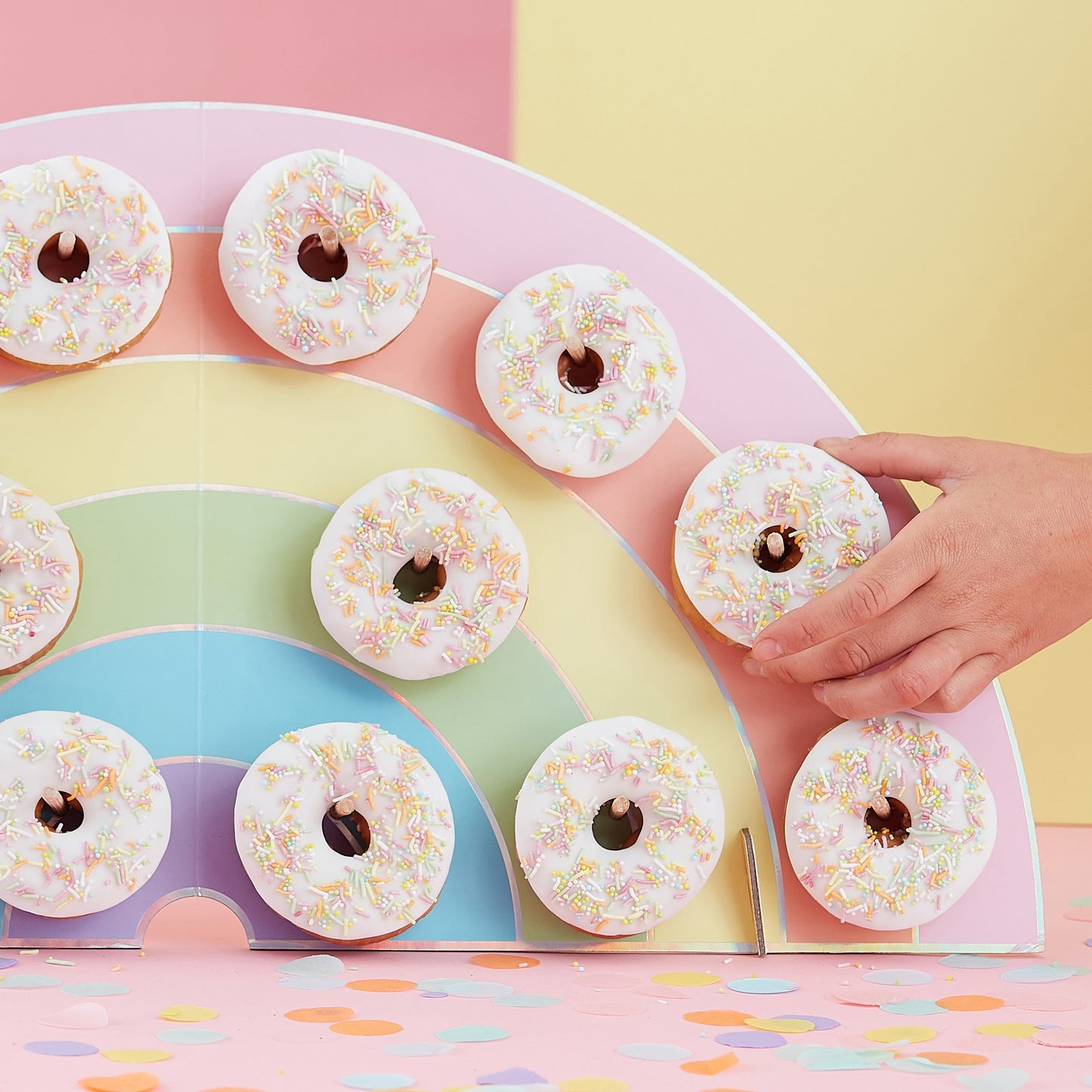 Donatwand Donutwall Regenbogen Pastell Ginger Ray