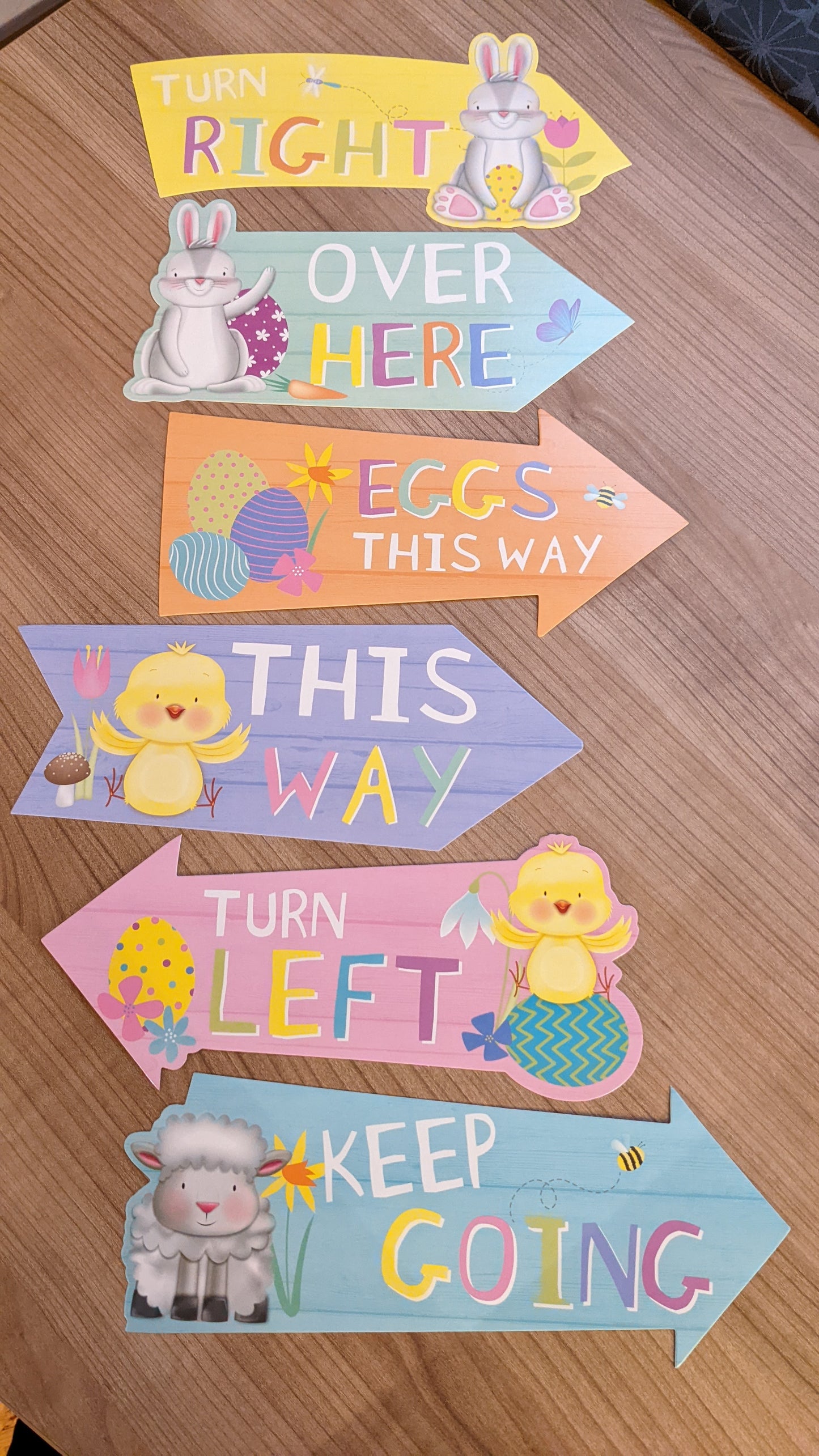 Tischdeko Deko Ostern Ostertisch Schilder Wegweiser Pastell