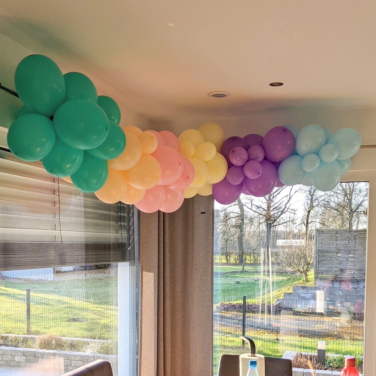 Ballongirlande Regenbogen Pastell
