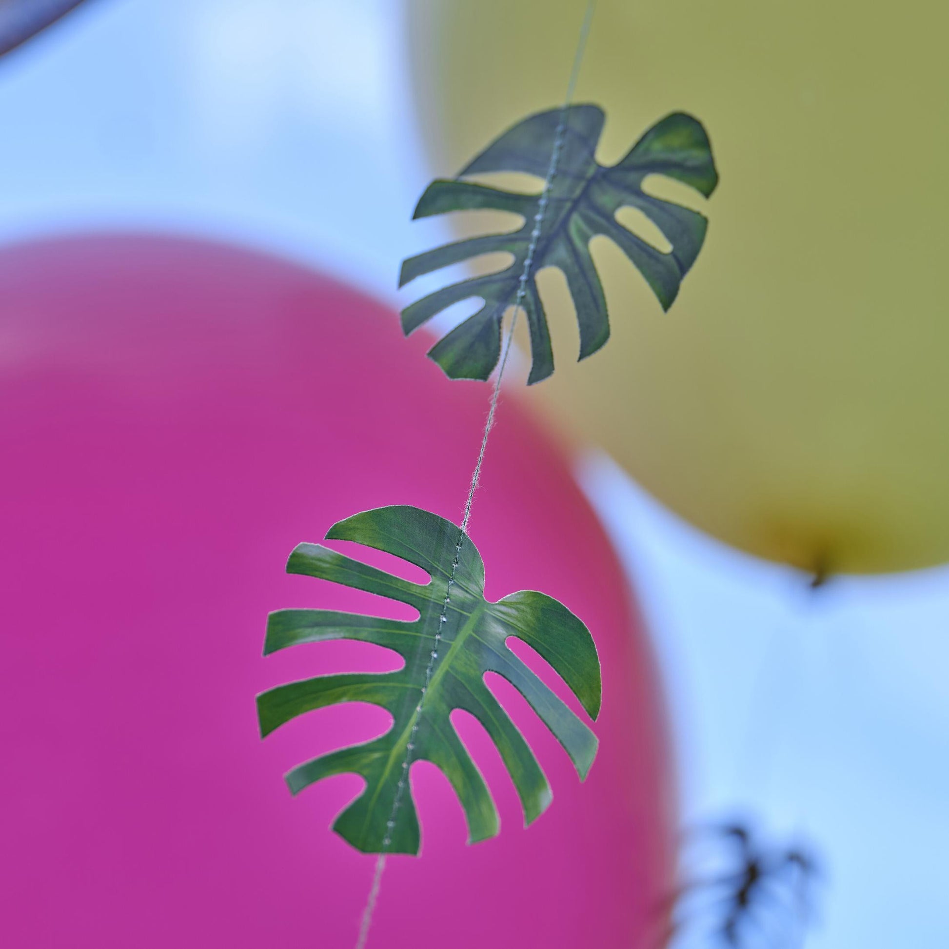 Tropical Party Palmblätter Hawaiiparty Sommerparty Gartenparty Ballonanhänger Ballonschwänze 