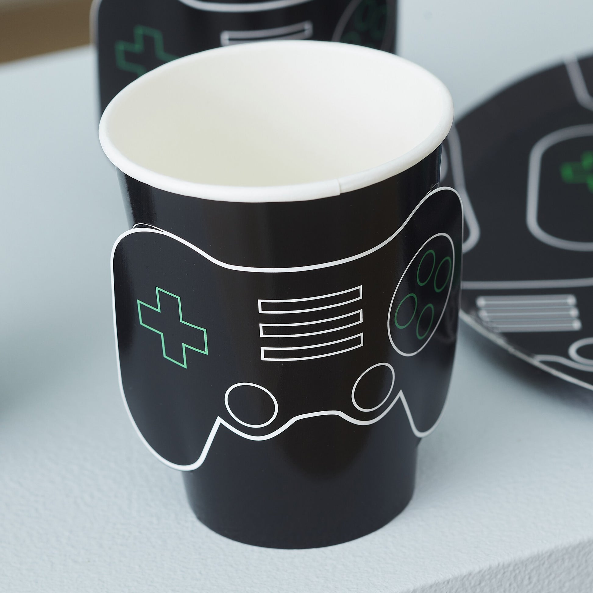 Gaming Game Party Teenager Teenie Zocker Partybecher Pappbecher Schwarz Grün Controller